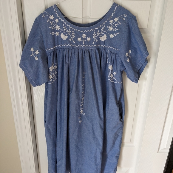 Naqui Floral Embroidery Dress with Pockets size 2X-2XG - Picture 3 of 8